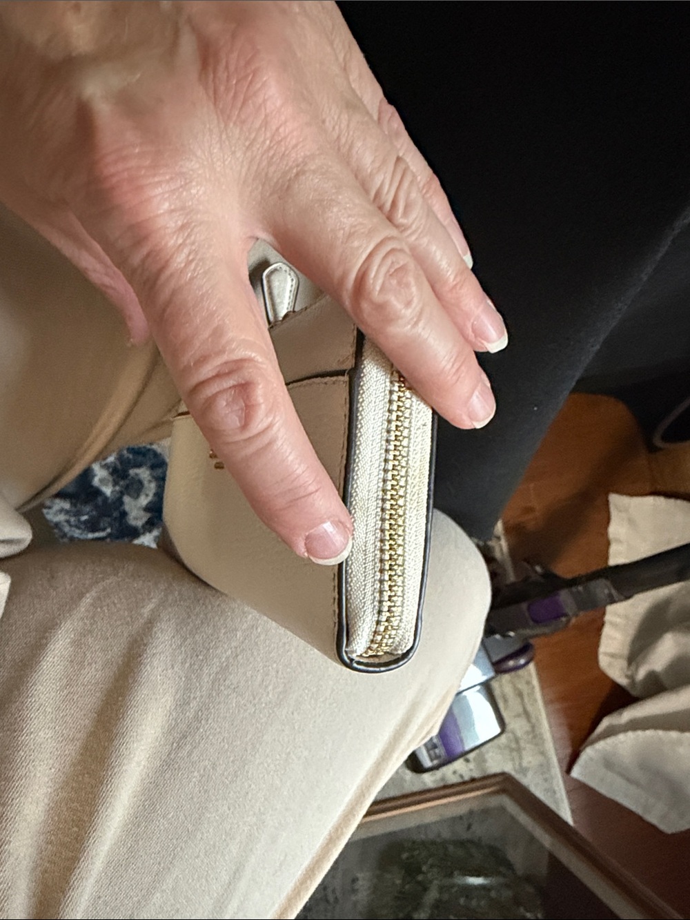 COACH Pebbled Leather Wristlet in Cream with Gold Logo - Picture 7 of 7